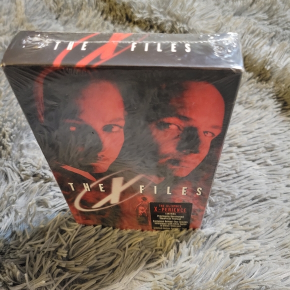 The X FILES VHS Movie (1998) - Picture 7 of 8